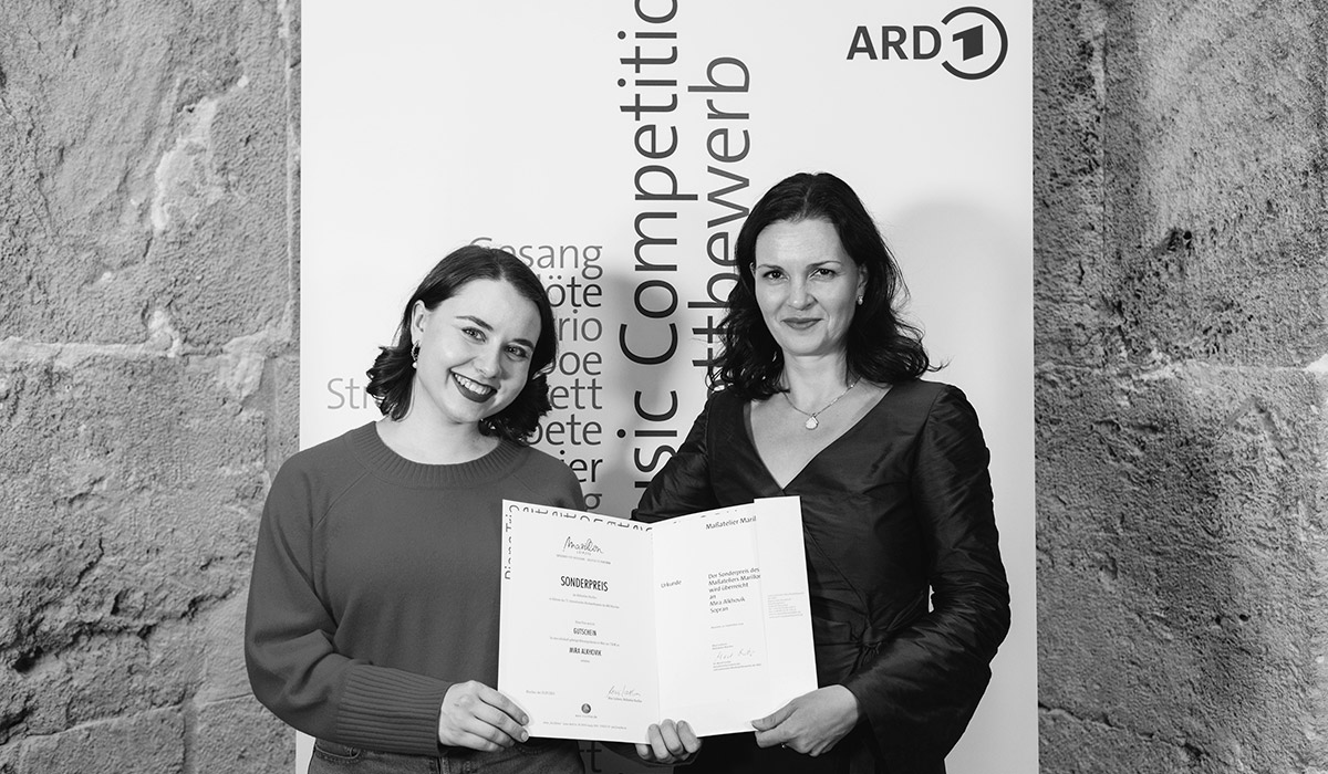 Preisträgerin Mira Alkhovic des Marillon-Couture-Sonderpreises 2024 beim Internationalen Musikwettbewerb der ARD