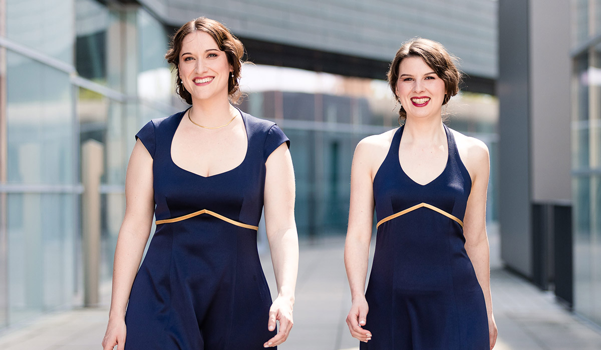 Kleider und Accessoires von Marillon Couture für das Calmus Ensemble aus Leipzig