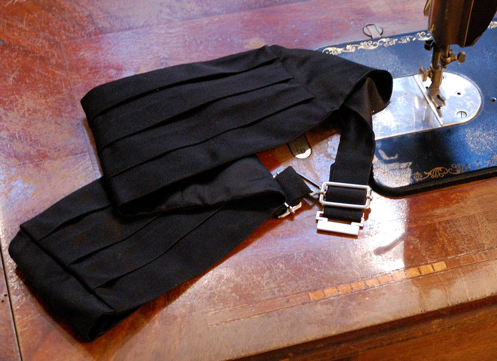 Schwarzer Kummerbund