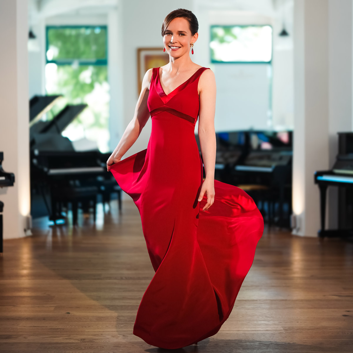 Rotes Konzertkleid mit Blousonjacke