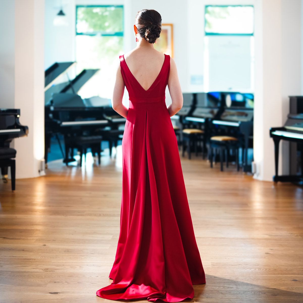 Rotes Konzertkleid mit Blousonjacke